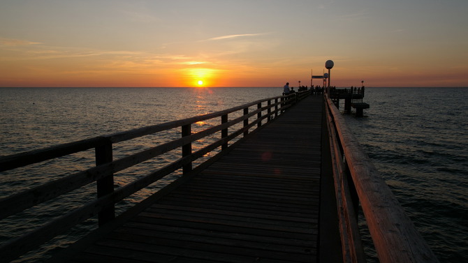 Ferienwohnung in Rerik - Ferienwohnung/Appartement Seem&ouml;we (Rerik) - Abends an der Seebr&uuml;cke