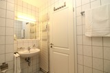 Ferienwohnung in K&uuml;hlungsborn - Appartementanlage Ostseeblick Fewo R&uuml;gen 12 - Badezimmer