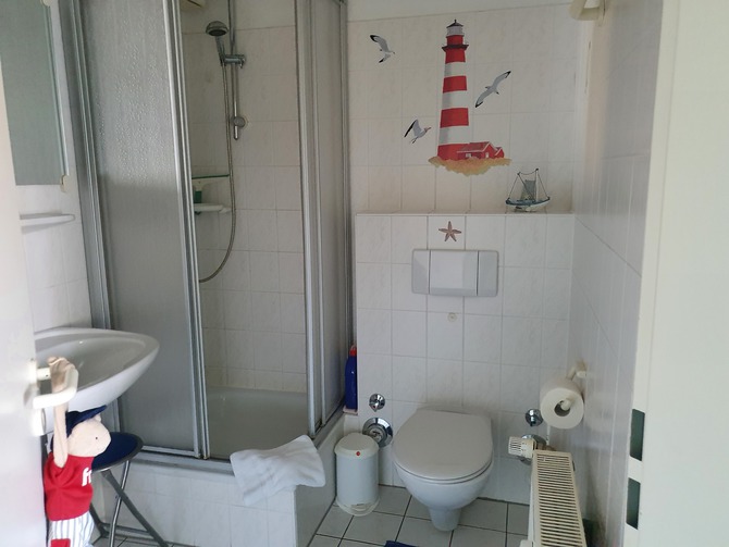Ferienwohnung in K&uuml;hlungsborn - Haus Olymp - Duschbad