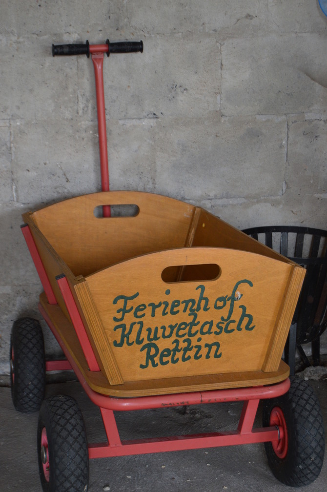 Ferienwohnung in Rettin - Bauernferienhof Kluvetasch Strandmuschel - Bollerwagen f&uuml;r den nahen Strandbesuch