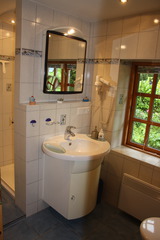 Ferienhaus in Döhnsdorf - Landhaus Unter dem Reetdach - Duschbad 2