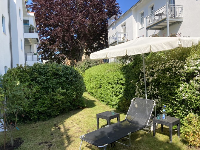 Ferienwohnung in K&uuml;hlungsborn - Strandstrasse-OstSeegarten - Garten mit altem Baumbestand