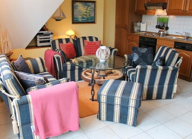 Ferienwohnung in Gr&ouml;mitz - Friesenhaus Gr&ouml;mitz - mit sch&ouml;nem Balkon, kostenlosem WLAN und Saisonstrandkorb - Bild 2