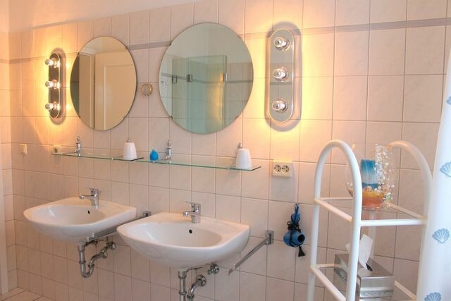 Ferienwohnung in Gr&ouml;mitz - Friesenhaus Gr&ouml;mitz - mit sch&ouml;nem Balkon, kostenlosem WLAN und Saisonstrandkorb - Bild 12