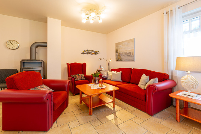 Ferienwohnung in Ostseeheilbad Zingst - Whg G Ihr UrlaubsZuhause - Wohnbereich mit Kamin