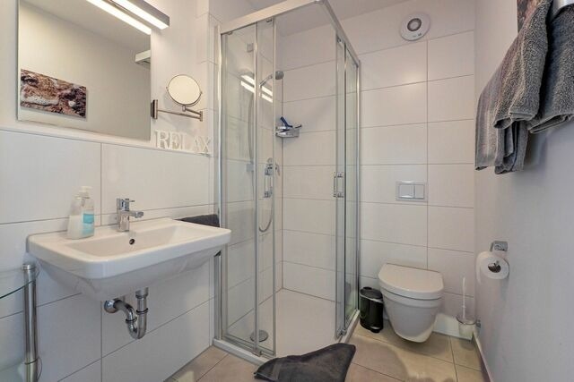 Ferienwohnung in Olpenitz - Maisonette Fewo Ostseeflair by Seeblick Ferien ORO, erste Wasserreihe, E-S&auml;ule - Bild 10