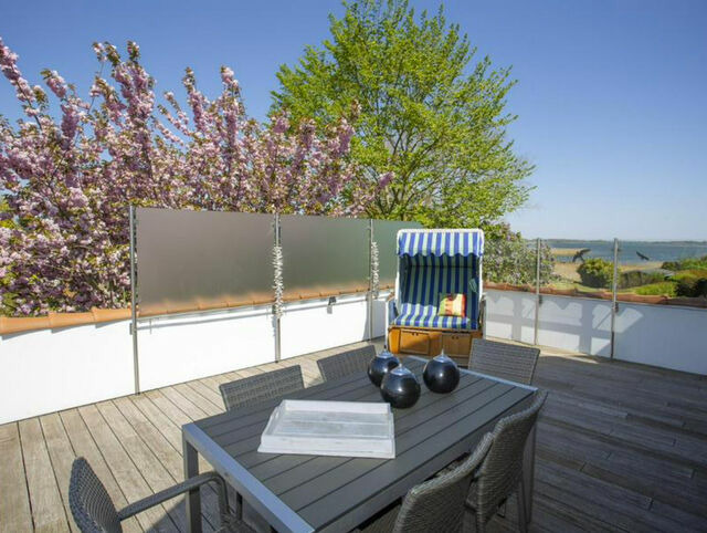 Ferienhaus in Garz - Familienferienhaus R&uuml;genbrise - Gemeinsames Urlauben mit Steg auf R&uuml;gen - Bild 2