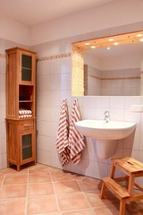 Ferienwohnung in Grube - Erdgeschoss, &uuml;berdachte Terrasse, Familienbett, Holzfu&szlig;boden - Bild 4