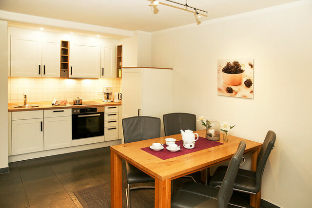 Ferienwohnung in K&uuml;hlungsborn - Parkblick - 01-01 - Bild 4